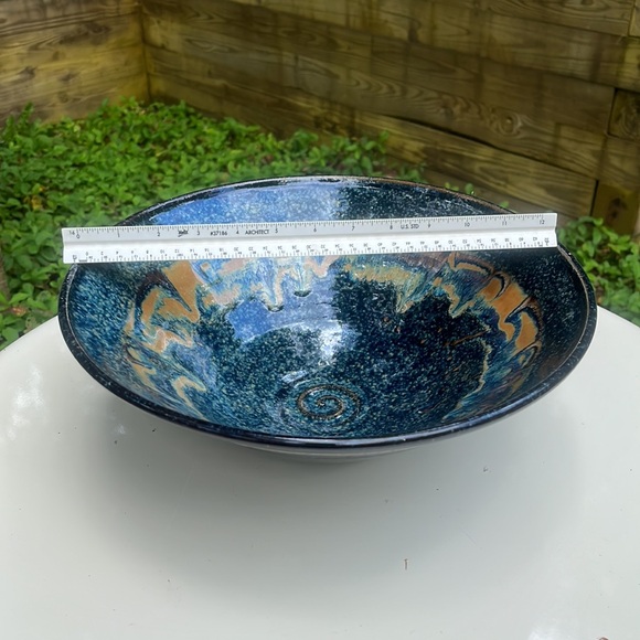 Large 12" Hand thrown Pottery fruit or mixing bowl with gorgeous Blue glaze - Picture 6 of 6